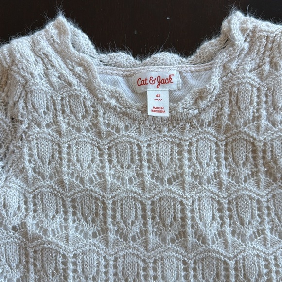 Crocheted cream with gold glitter dress size 4T - Picture 2 of 3